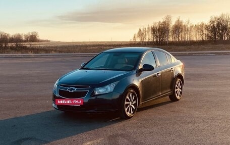 Chevrolet Cruze II, 2010 год, 597 000 рублей, 2 фотография