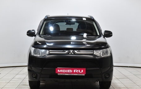 Mitsubishi Outlander III рестайлинг 3, 2013 год, 1 228 000 рублей, 3 фотография