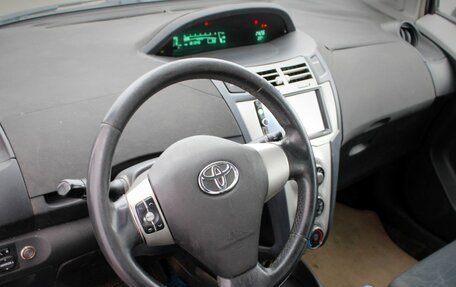 Toyota Yaris III рестайлинг, 2008 год, 550 000 рублей, 14 фотография