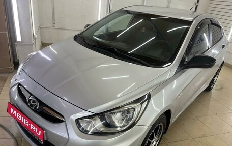 Hyundai Solaris II рестайлинг, 2012 год, 797 000 рублей, 1 фотография