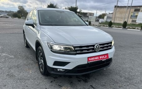 Volkswagen Tiguan II, 2018 год, 2 900 000 рублей, 1 фотография