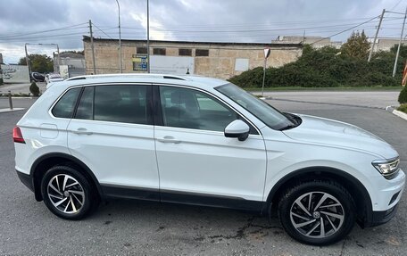 Volkswagen Tiguan II, 2018 год, 2 900 000 рублей, 2 фотография