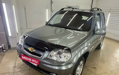 Chevrolet Niva I рестайлинг, 2011 год, 698 000 рублей, 2 фотография