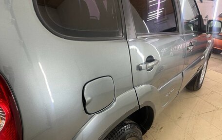 Chevrolet Niva I рестайлинг, 2011 год, 698 000 рублей, 32 фотография