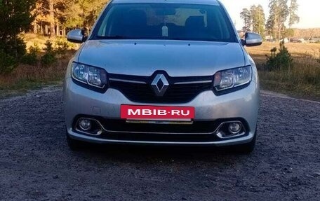 Renault Logan II, 2017 год, 820 000 рублей, 4 фотография