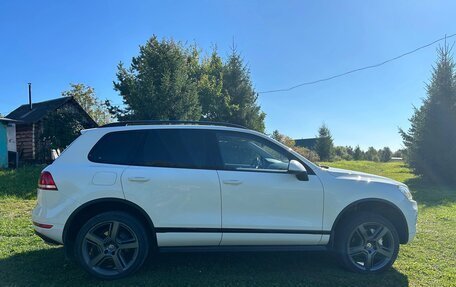 Volkswagen Touareg III, 2011 год, 2 350 000 рублей, 3 фотография