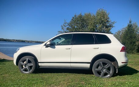 Volkswagen Touareg III, 2011 год, 2 350 000 рублей, 4 фотография