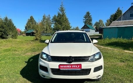 Volkswagen Touareg III, 2011 год, 2 350 000 рублей, 2 фотография