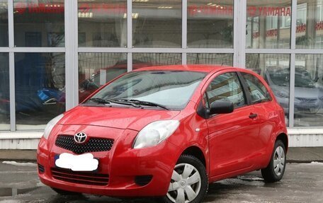 Toyota Yaris III рестайлинг, 2008 год, 600 000 рублей, 1 фотография