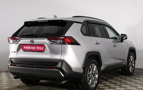 Toyota RAV4, 2019 год, 3 397 669 рублей, 5 фотография