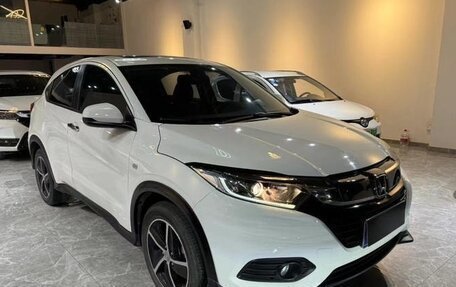 Honda Vezel, 2020 год, 1 710 000 рублей, 3 фотография