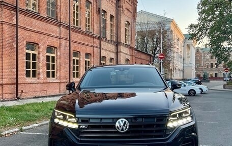 Volkswagen Touareg III, 2018 год, 5 575 000 рублей, 2 фотография