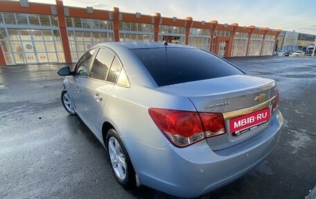 Chevrolet Cruze II, 2010 год, 780 000 рублей, 4 фотография