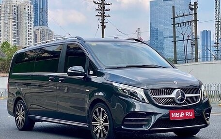 Mercedes-Benz V-Класс, 2021 год, 5 299 000 рублей, 1 фотография