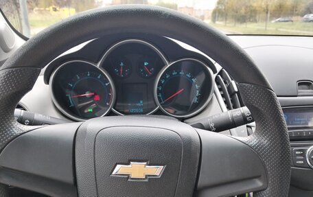 Chevrolet Cruze II, 2013 год, 900 000 рублей, 16 фотография