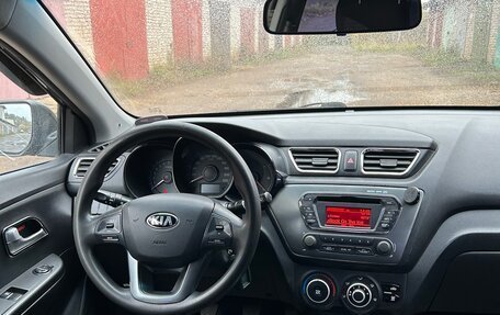 KIA Rio III рестайлинг, 2013 год, 700 000 рублей, 2 фотография