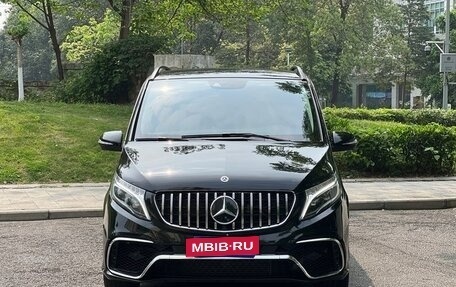 Mercedes-Benz V-Класс, 2021 год, 5 590 000 рублей, 3 фотография