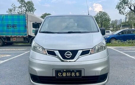 Nissan NV200, 2017 год, 1 820 000 рублей, 2 фотография