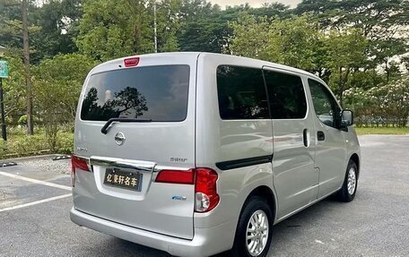 Nissan NV200, 2017 год, 1 820 000 рублей, 4 фотография