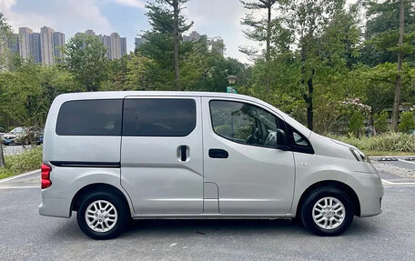 Nissan NV200, 2017 год, 1 820 000 рублей, 7 фотография