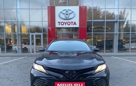 Toyota Camry, 2020 год, 3 950 000 рублей, 2 фотография