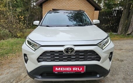 Toyota RAV4, 2020 год, 3 800 000 рублей, 1 фотография