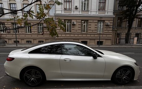 Mercedes-Benz E-Класс, 2017 год, 6 000 000 рублей, 3 фотография