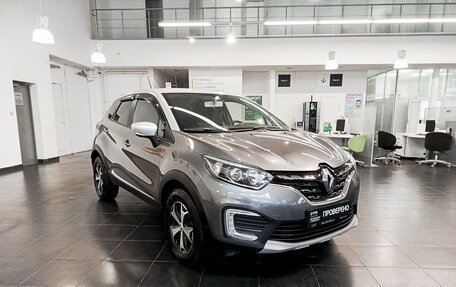 Renault Kaptur I рестайлинг, 2020 год, 1 880 000 рублей, 3 фотография