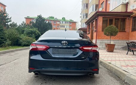 Toyota Camry, 2018 год, 2 800 000 рублей, 3 фотография