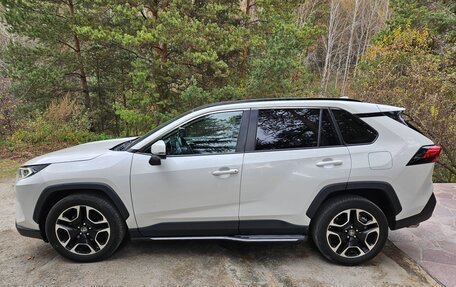 Toyota RAV4, 2020 год, 3 800 000 рублей, 4 фотография