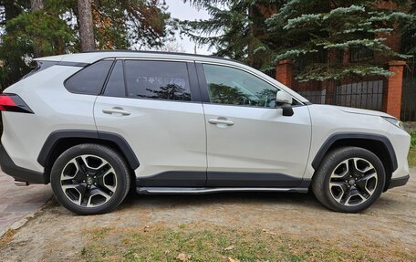 Toyota RAV4, 2020 год, 3 800 000 рублей, 5 фотография