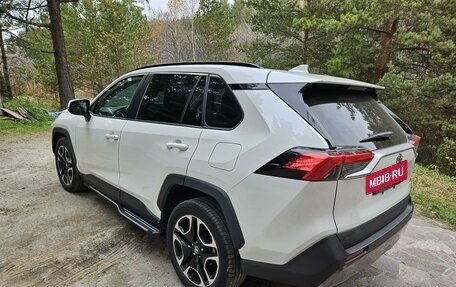 Toyota RAV4, 2020 год, 3 800 000 рублей, 7 фотография