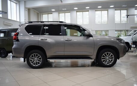 Toyota Land Cruiser Prado 150 рестайлинг 2, 2020 год, 5 700 000 рублей, 4 фотография