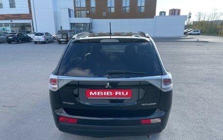 Mitsubishi Outlander III рестайлинг 3, 2012 год, 1 700 000 рублей, 6 фотография