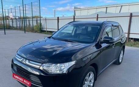 Mitsubishi Outlander III рестайлинг 3, 2012 год, 1 700 000 рублей, 5 фотография