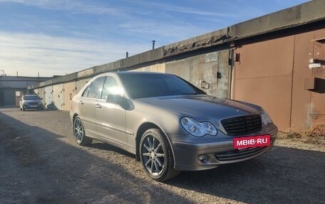 Mercedes-Benz C-Класс, 2006 год, 630 000 рублей, 3 фотография