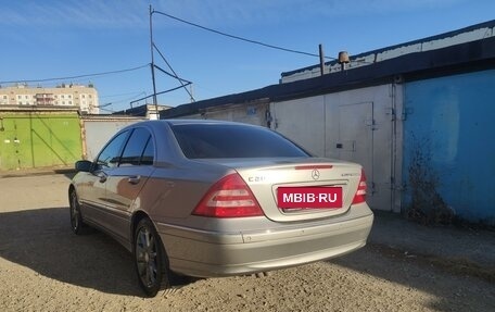 Mercedes-Benz C-Класс, 2006 год, 630 000 рублей, 7 фотография