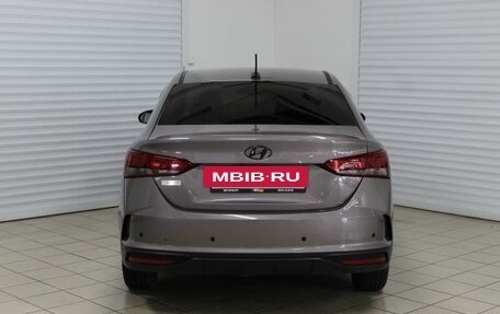 Hyundai Solaris II рестайлинг, 2021 год, 1 750 000 рублей, 6 фотография