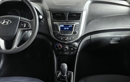 Hyundai Solaris II рестайлинг, 2014 год, 855 150 рублей, 11 фотография