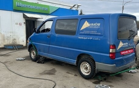 Toyota HiAce, 1997 год, 750 000 рублей, 3 фотография