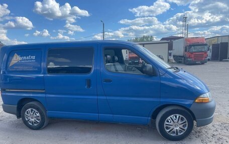 Toyota HiAce, 1997 год, 750 000 рублей, 13 фотография