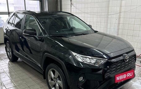 Toyota RAV4, 2021 год, 3 347 000 рублей, 2 фотография