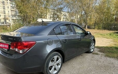 Chevrolet Cruze II, 2011 год, 800 000 рублей, 5 фотография