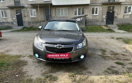 Chevrolet Cruze II, 2011 год, 800 000 рублей, 3 фотография