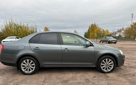 Volkswagen Jetta VI, 2010 год, 690 000 рублей, 4 фотография