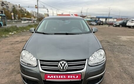 Volkswagen Jetta VI, 2010 год, 690 000 рублей, 2 фотография