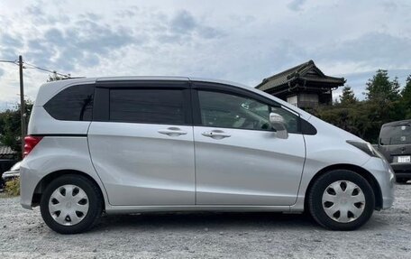 Honda Freed I, 2014 год, 865 000 рублей, 3 фотография