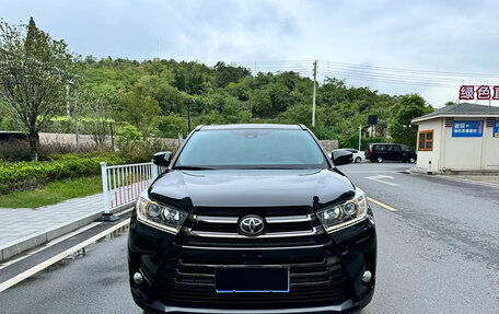 Toyota Highlander III, 2021 год, 3 200 000 рублей, 3 фотография