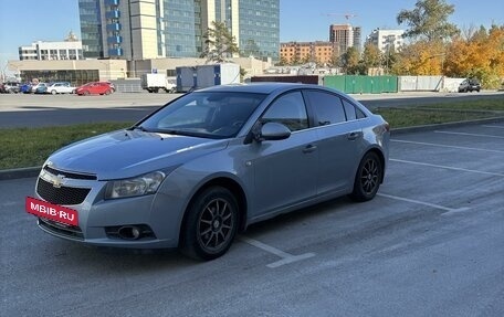 Chevrolet Cruze II, 2011 год, 950 000 рублей, 4 фотография