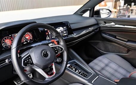 Volkswagen Golf GTI, 2021 год, 3 235 000 рублей, 10 фотография